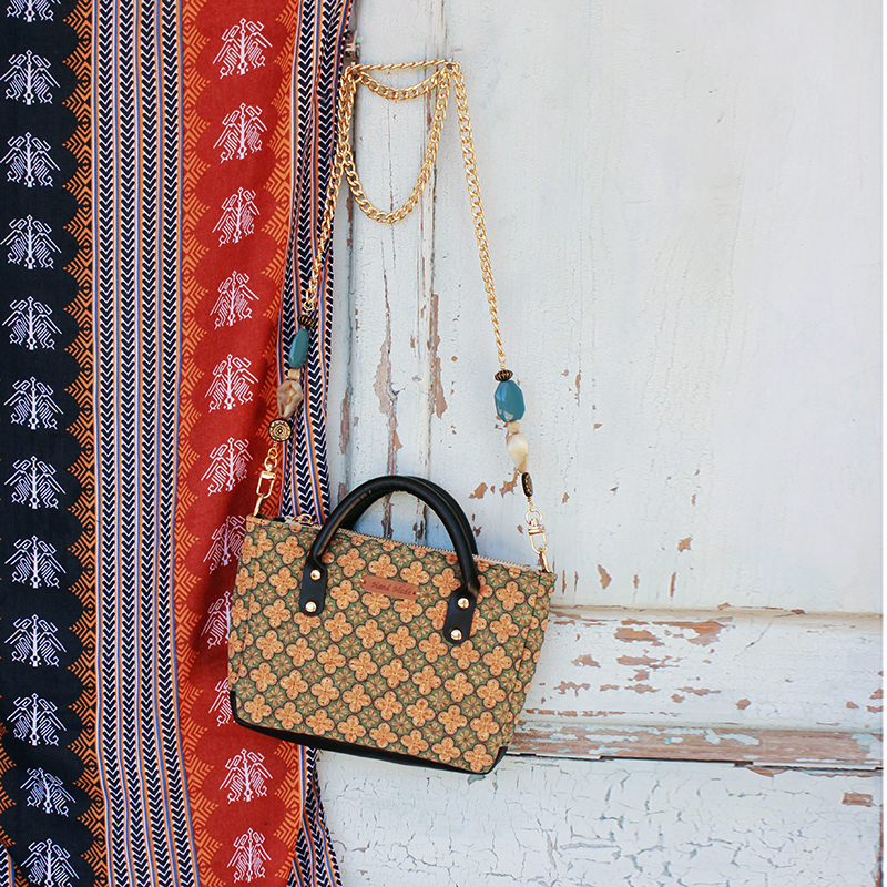 Retro Print Small Square Handbag & Crossbody Bag for Women - Versatile High-Quality 2024 Spring/Summer Fashion Accessory Retro Print Small Square Handbag & Crossbody Bag for Women - Versatile High-Quality 2024 Spring/Summer Fashion Accessory