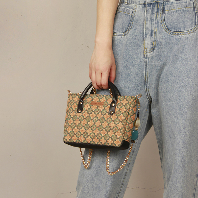 Retro Print Small Square Handbag & Crossbody Bag for Women - Versatile High-Quality 2024 Spring/Summer Fashion Accessory Retro Print Small Square Handbag & Crossbody Bag for Women - Versatile High-Quality 2024 Spring/Summer Fashion Accessory