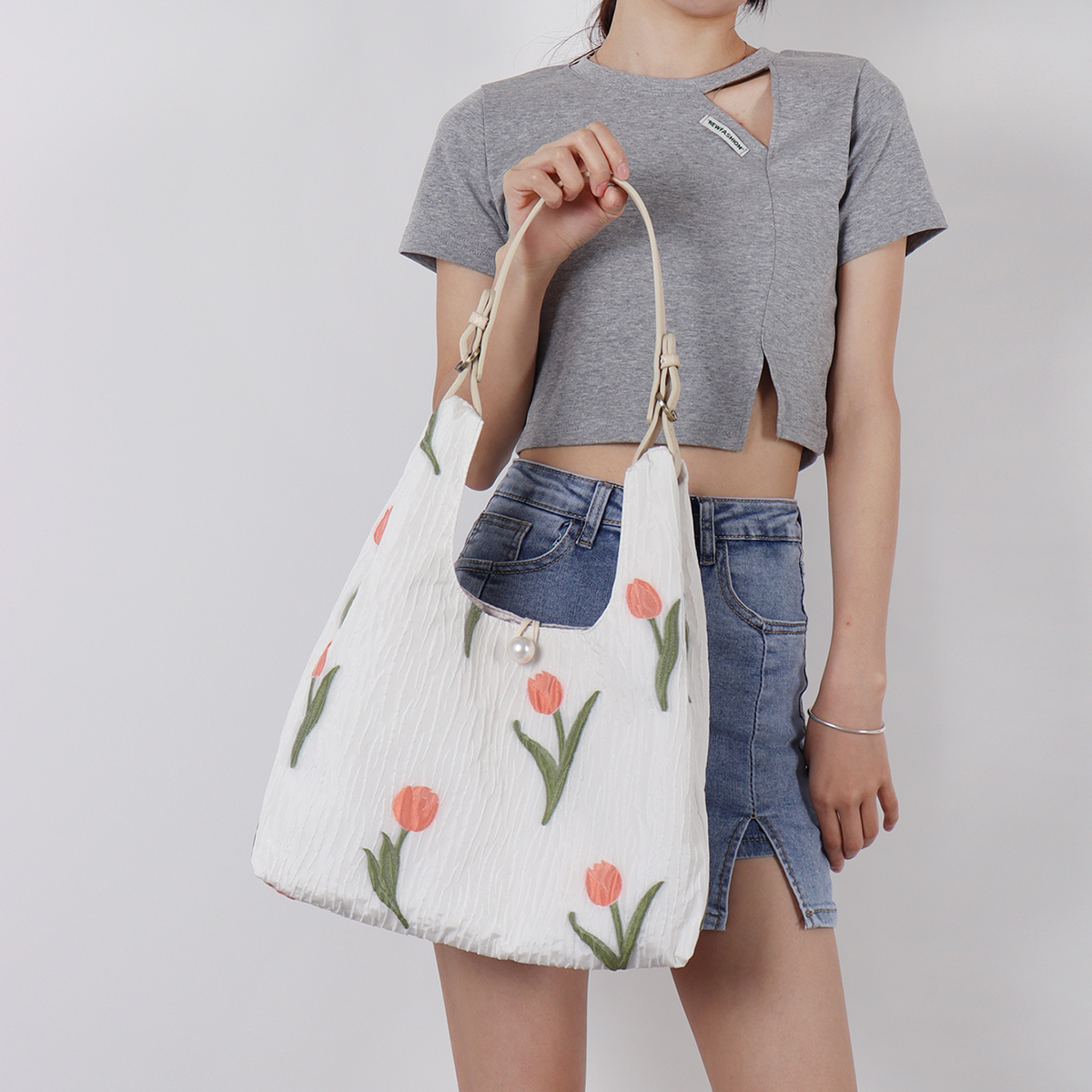 Retro Purple Floral Tulip Tote Bag for Women - Large Capacity Summer Commuter Bag, Fashionable Versatile Y2K Style Retro Purple Floral Tulip Tote Bag for Women - Large Capacity Summer Commuter Bag, Fashionable Versatile Y2K Style