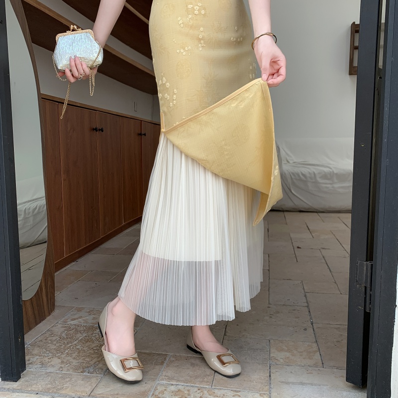 Retro Qipao Inner Slip Dress with Mesh Pleated Half Skirt, Layered Lace Solid Color Flared Design, Perfect for Y2K Fashion Retro Qipao Inner Slip Dress with Mesh Pleated Half Skirt, Layered Lace Solid Color Flared Design, Perfect for Y2K Fashion