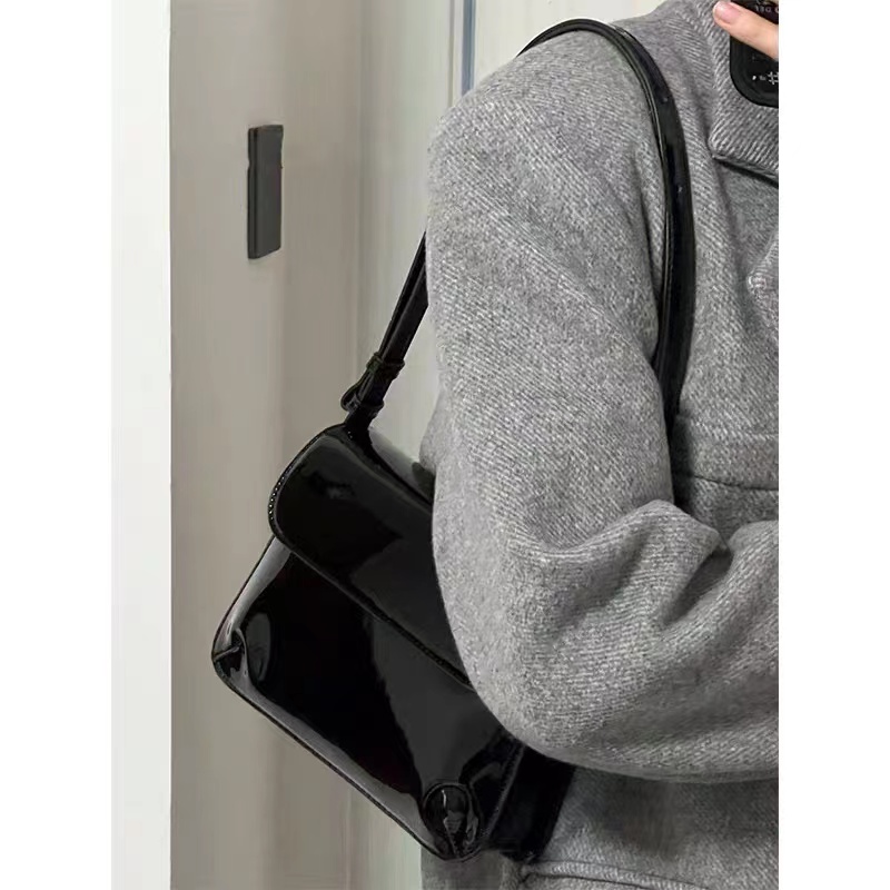 Retro Red Patent Leather Small Square Handbag - Versatile Shoulder & Crossbody Bag for 2022 Y2K Style Retro Red Patent Leather Small Square Handbag - Versatile Shoulder & Crossbody Bag for 2022 Y2K Style