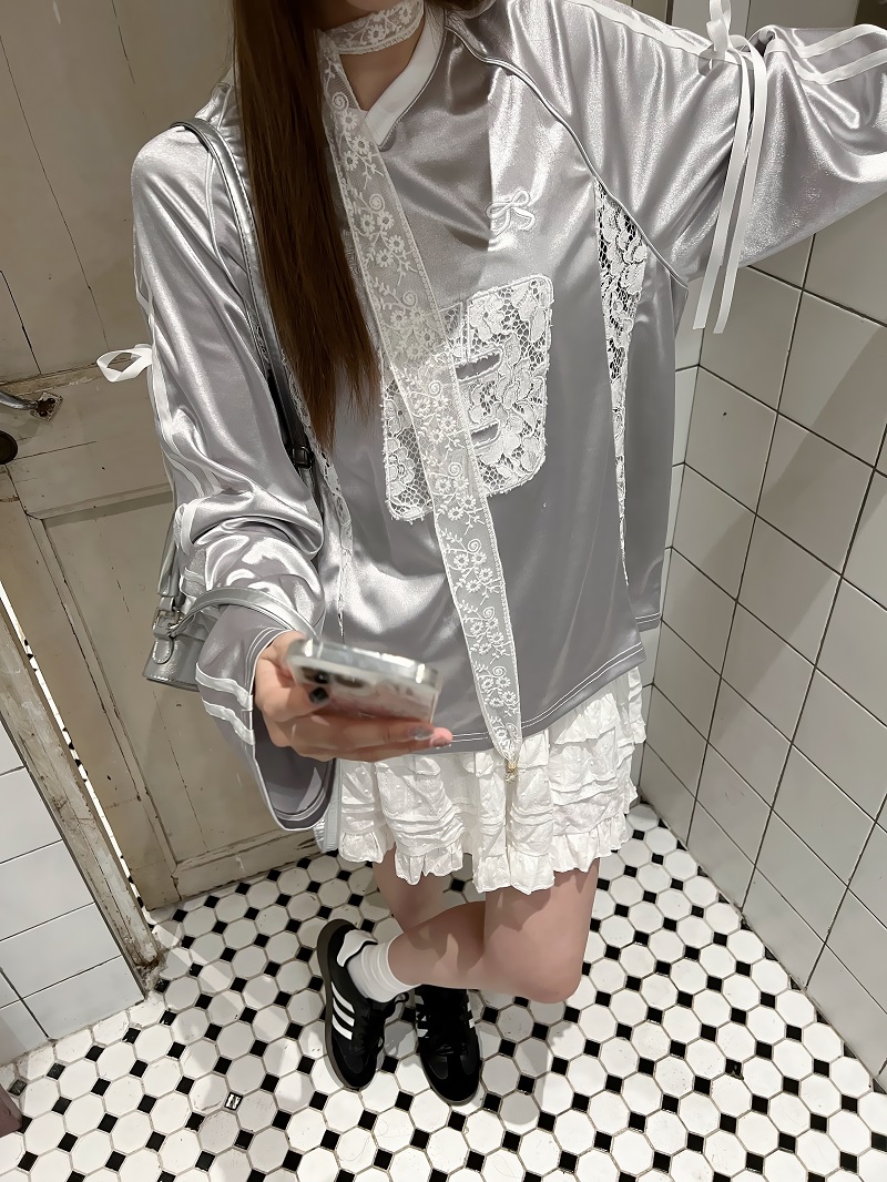 Retro Revival American Lace Bow Long Sleeve T-Shirt - Women's Jersey Sports Style Satin Top for Y2K Fashion Retro Revival American Lace Bow Long Sleeve T-Shirt - Women's Jersey Sports Style Satin Top for Y2K Fashion