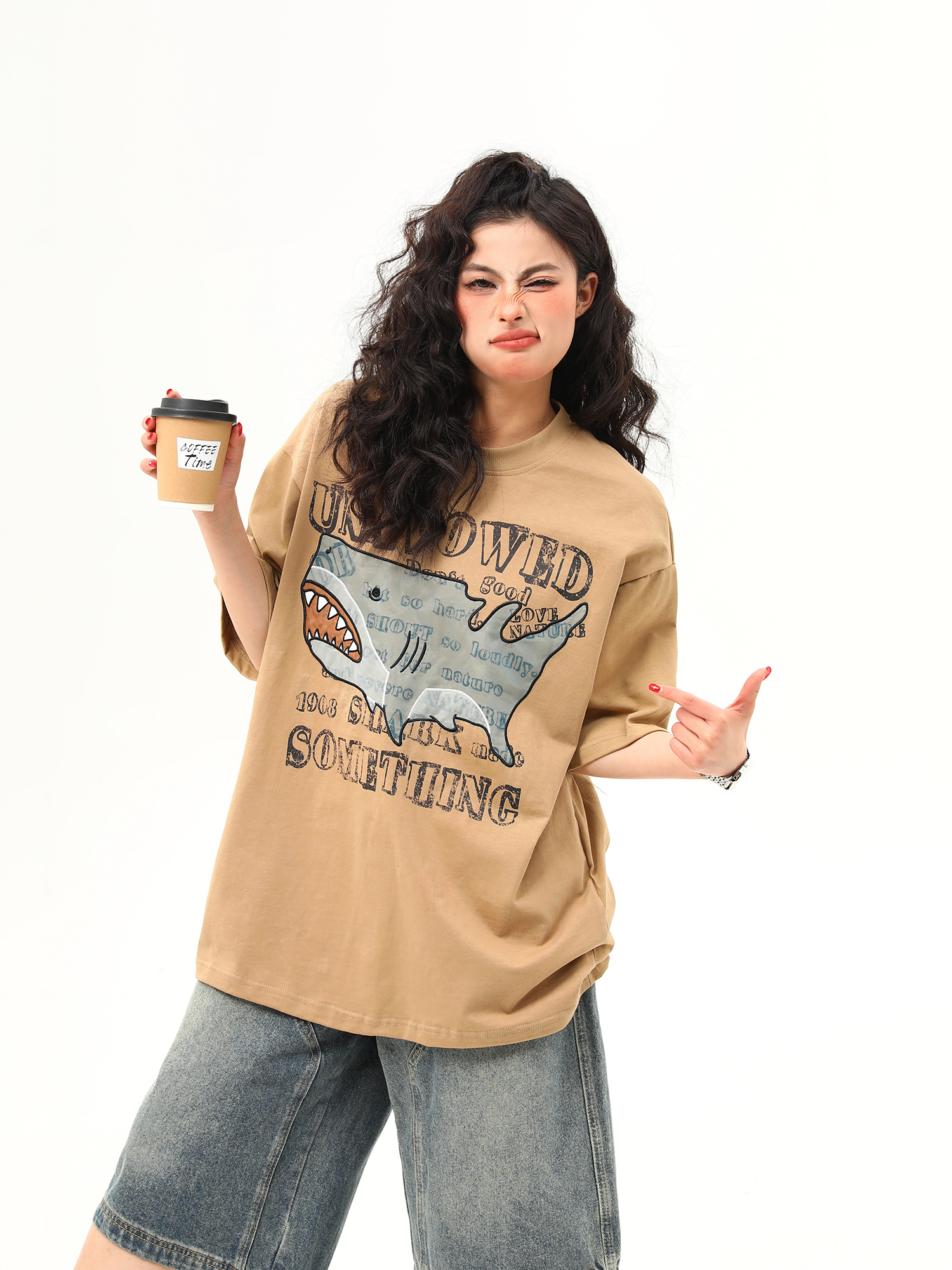 Retro Shark Patch Embroidered Short Sleeve T-Shirt for Women - American Style Summer Versatile Top Retro Shark Patch Embroidered Short Sleeve T-Shirt for Women - American Style Summer Versatile Top