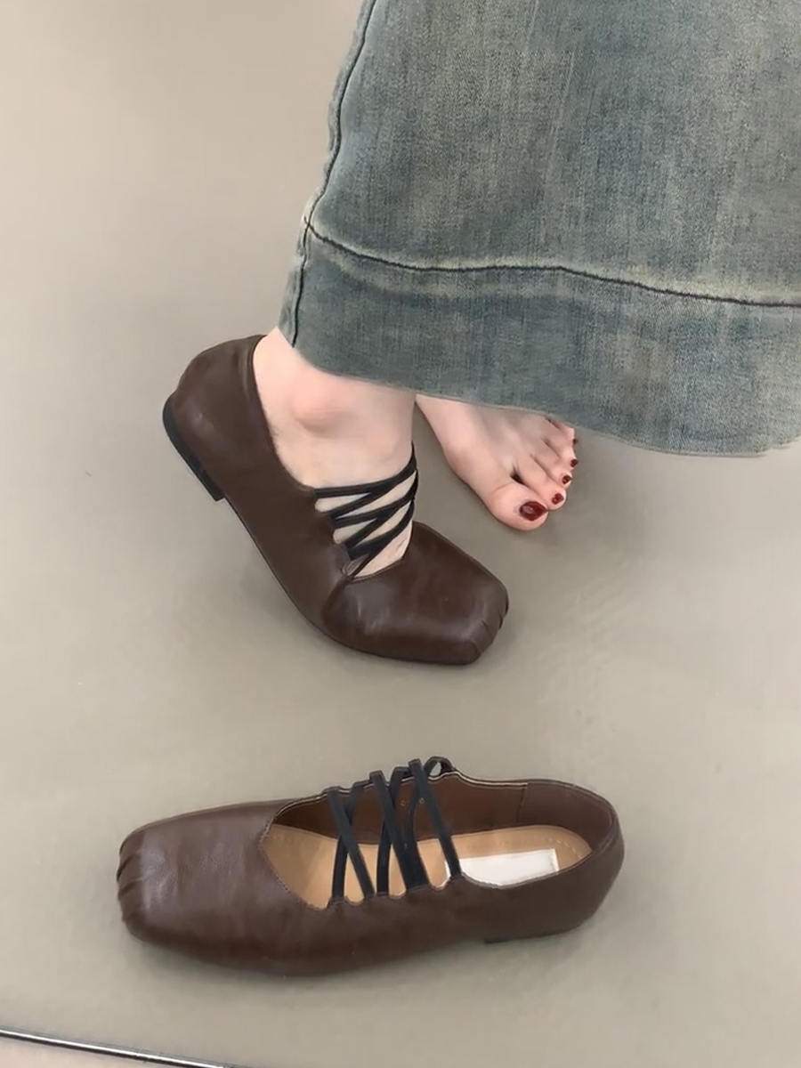 Retro Sheepskin Cross-Strap Flat Shoes with Square Toe & Pig Nose - Women's Ballet Flats, Shallow Mouth Mary Jane Style Retro Sheepskin Cross-Strap Flat Shoes with Square Toe & Pig Nose - Women's Ballet Flats, Shallow Mouth Mary Jane Style