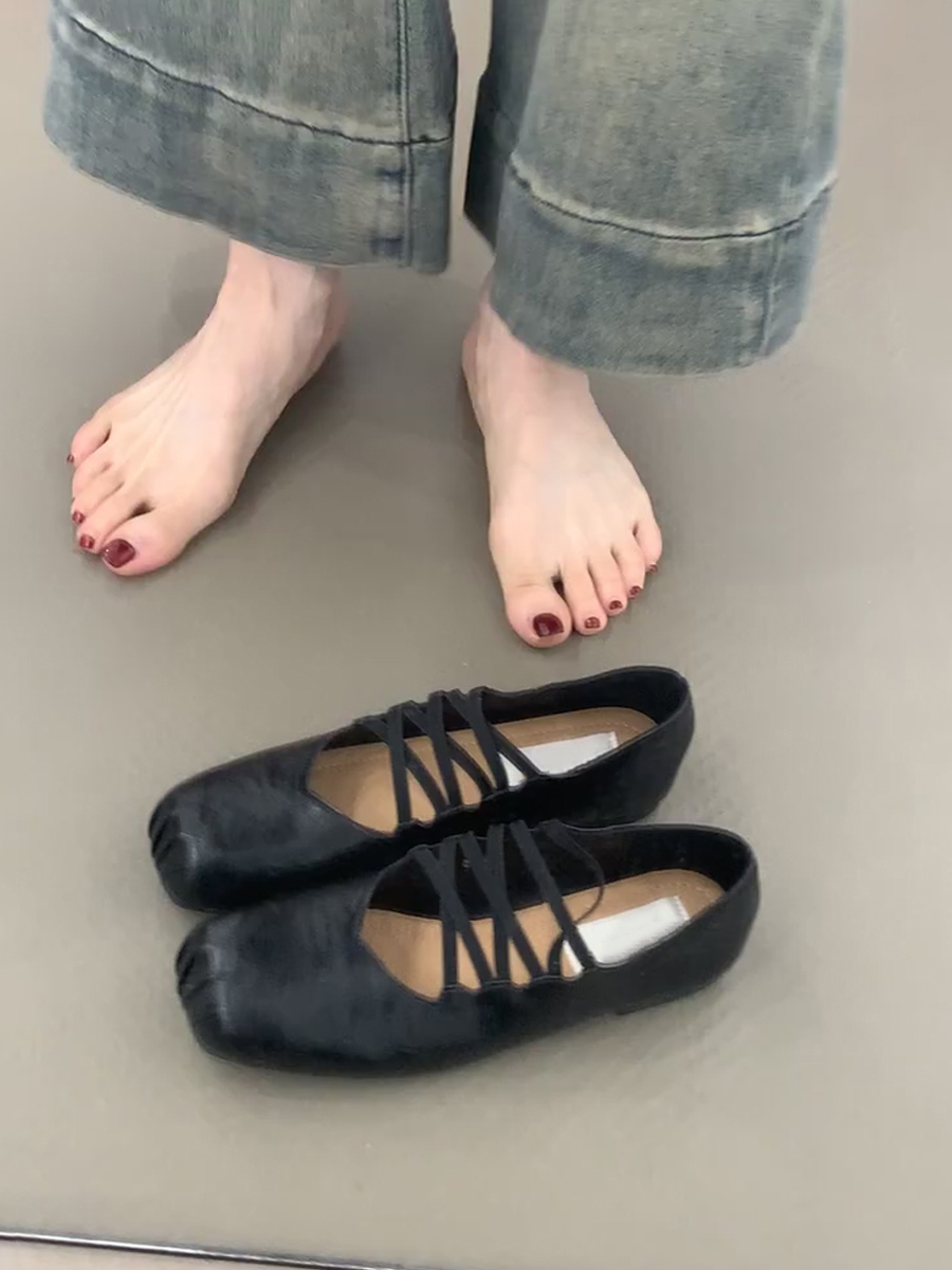 Retro Sheepskin Cross-Strap Flat Shoes with Square Toe & Pig Nose - Women's Ballet Flats, Shallow Mouth Mary Jane Style Retro Sheepskin Cross-Strap Flat Shoes with Square Toe & Pig Nose - Women's Ballet Flats, Shallow Mouth Mary Jane Style