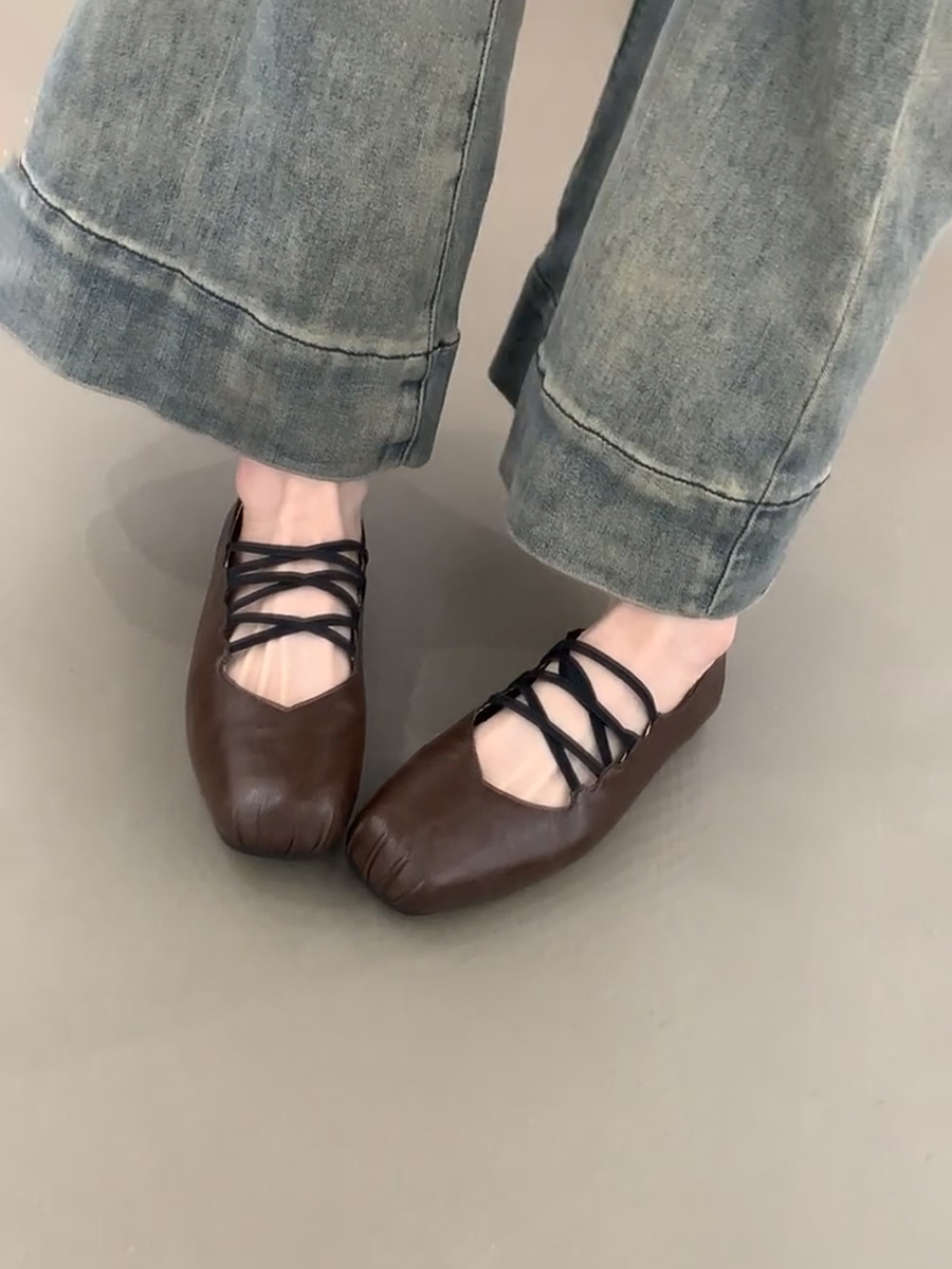 Retro Sheepskin Cross-Strap Flat Shoes with Square Toe & Pig Nose - Women's Ballet Flats, Shallow Mouth Mary Jane Style Retro Sheepskin Cross-Strap Flat Shoes with Square Toe & Pig Nose - Women's Ballet Flats, Shallow Mouth Mary Jane Style