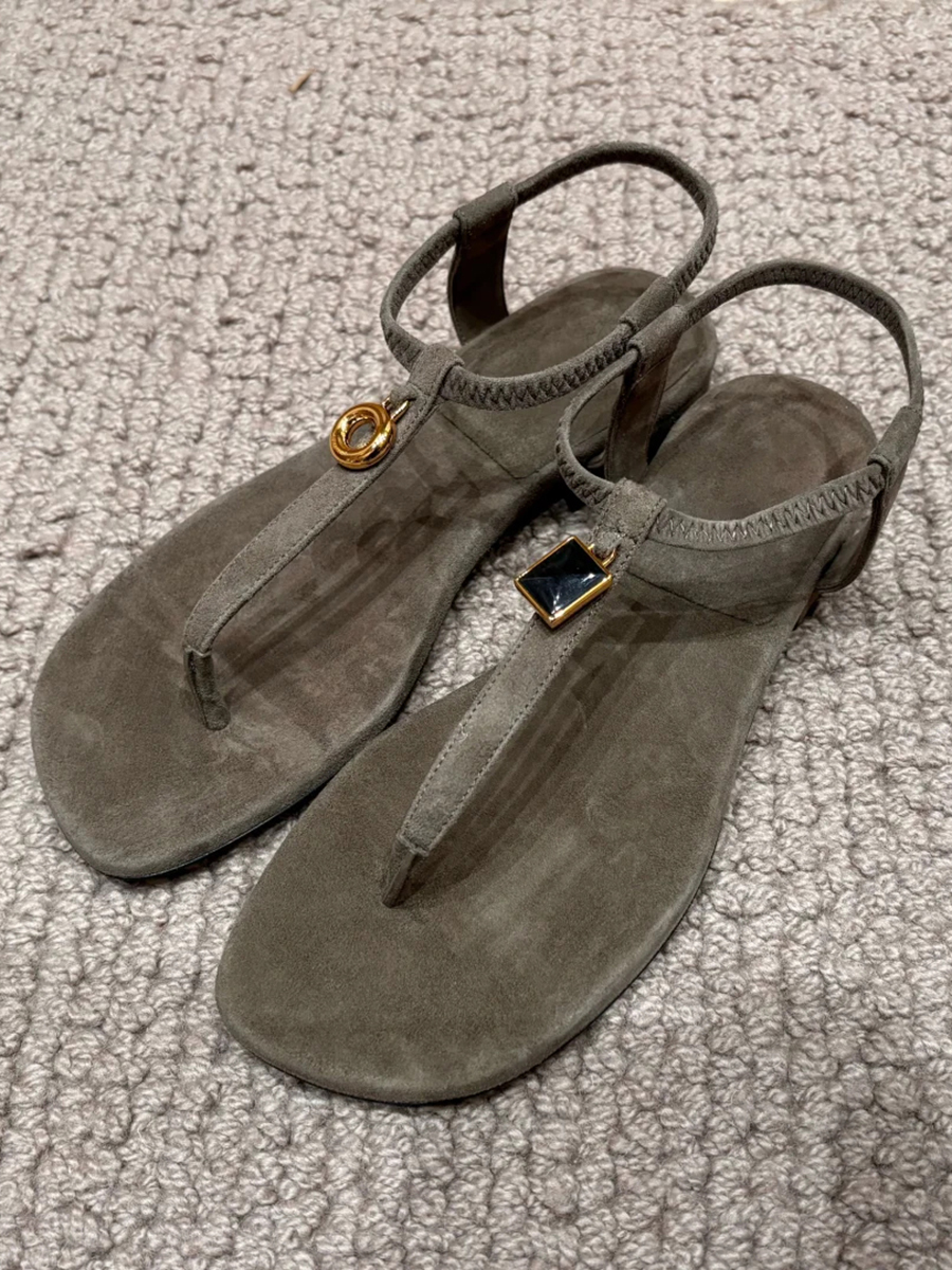 Retro Sheepskin Flat Sandals with Metal Buckle, One-Strap Toe Post Roman Beach Flip-Flops for Women - Versatile Summer Footwear Retro Sheepskin Flat Sandals with Metal Buckle, One-Strap Toe Post Roman Beach Flip-Flops for Women - Versatile Summer Footwear
