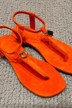 Retro Sheepskin Flat Sandals with Metal Buckle, One-Strap Toe Post Roman Beach Flip-Flops for Women - Versatile Summer Footwear