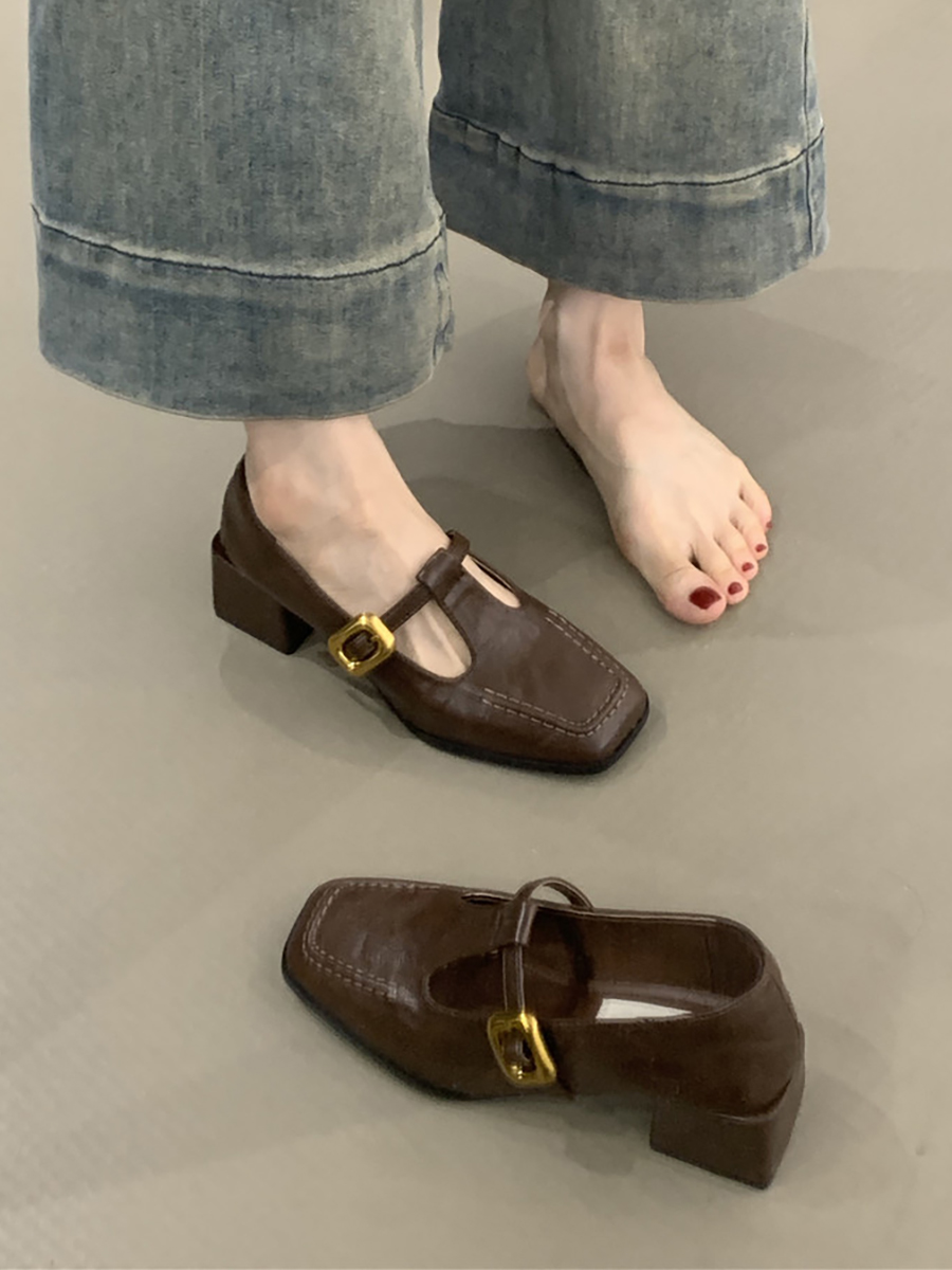 Retro Sheepskin High-Heeled Mary Jane Shoes - Square Toe, Chunky Heel, One-Strap Buckle, Elegant Commuter Style for Women Retro Sheepskin High-Heeled Mary Jane Shoes - Square Toe, Chunky Heel, One-Strap Buckle, Elegant Commuter Style for Women
