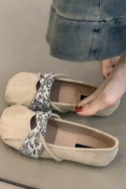 Retro Sheepskin Mary Jane Shoes for Women, Shallow Round Toe, Chinese Style Flats for Skirts, Ballet-Inspired Footwear