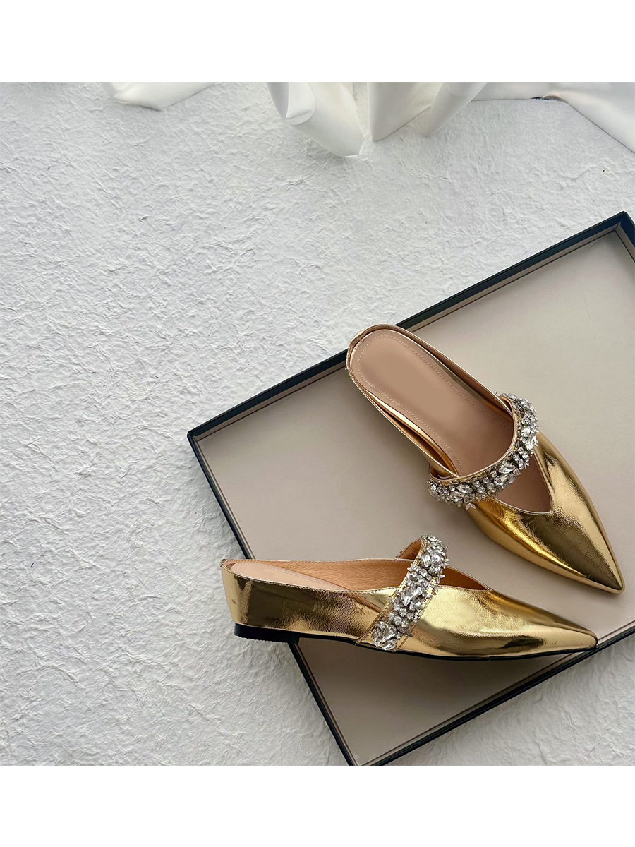 Retro Sheepskin One-Strap Rhinestone Open-Toe Slippers for Women - Summer Flat Pointed Footwear in Zhao Lusi Style Retro Sheepskin One-Strap Rhinestone Open-Toe Slippers for Women - Summer Flat Pointed Footwear in Zhao Lusi Style