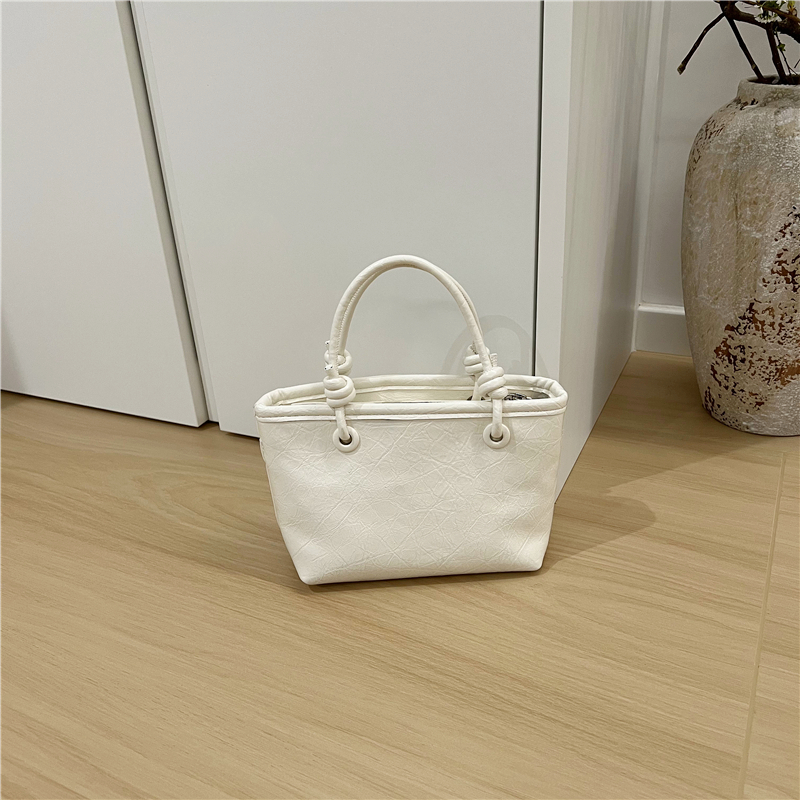 Retro Shiny Handheld Vegetable Basket Bag - Versatile Casual Women's Crossbody Small Square Bag for Spring/Summer 2025 Retro Shiny Handheld Vegetable Basket Bag - Versatile Casual Women's Crossbody Small Square Bag for Spring/Summer 2025