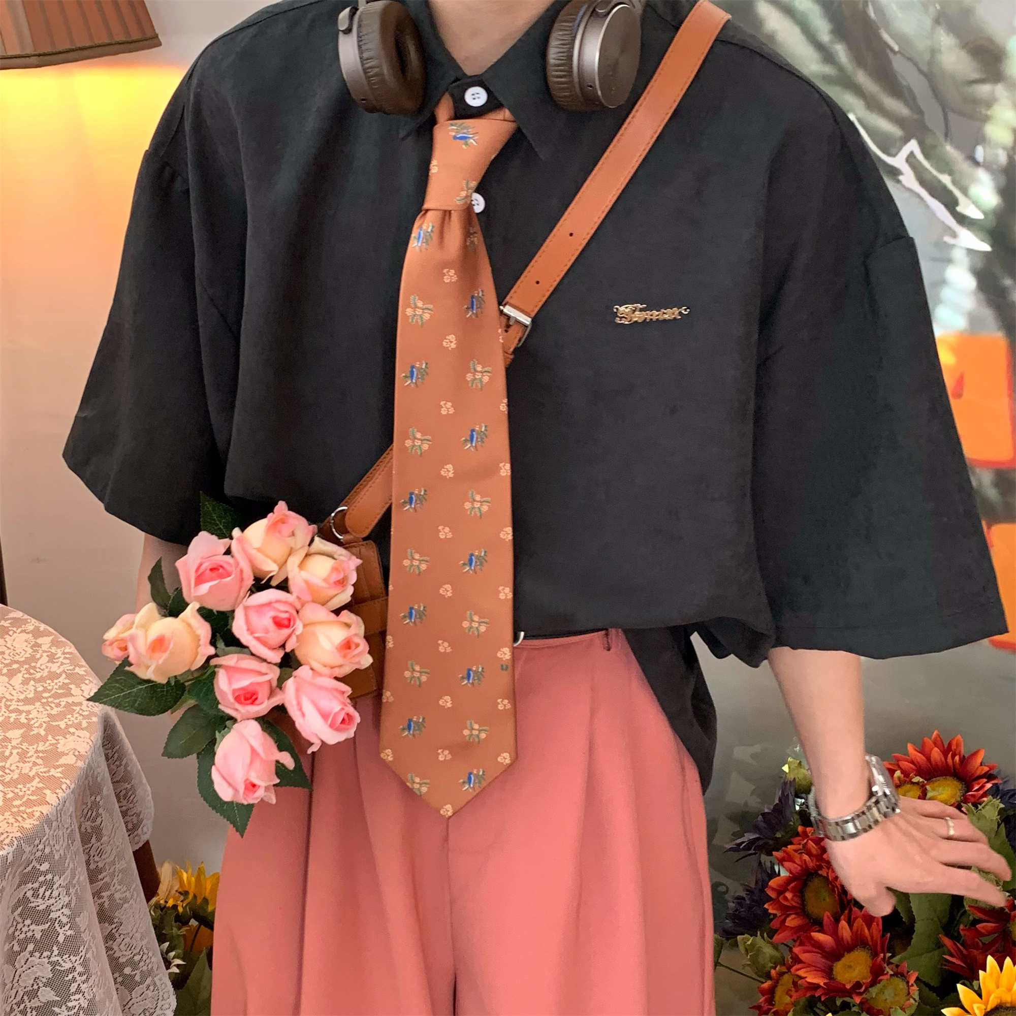 Retro Short Sleeve Shirt for Couples - Handmade Hong Kong Style, Solid Color, Loose Fit, Summer Casual Fashion Retro Short Sleeve Shirt for Couples - Handmade Hong Kong Style, Solid Color, Loose Fit, Summer Casual Fashion