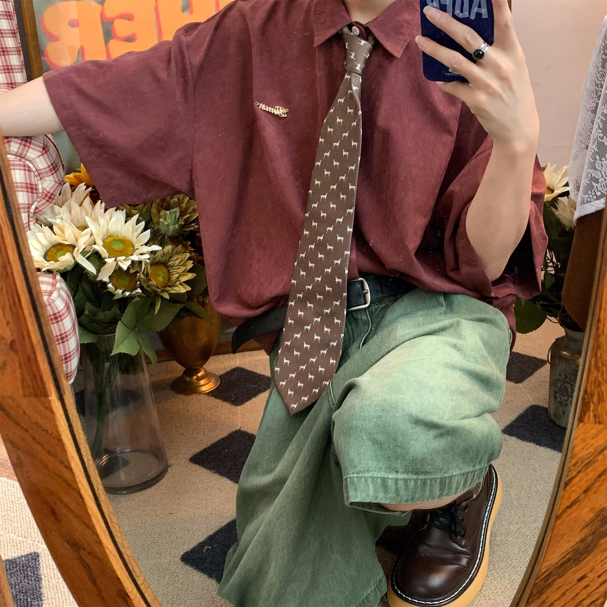 Retro Short Sleeve Shirt for Couples - Handmade Hong Kong Style, Solid Color, Loose Fit, Summer Casual Fashion Retro Short Sleeve Shirt for Couples - Handmade Hong Kong Style, Solid Color, Loose Fit, Summer Casual Fashion