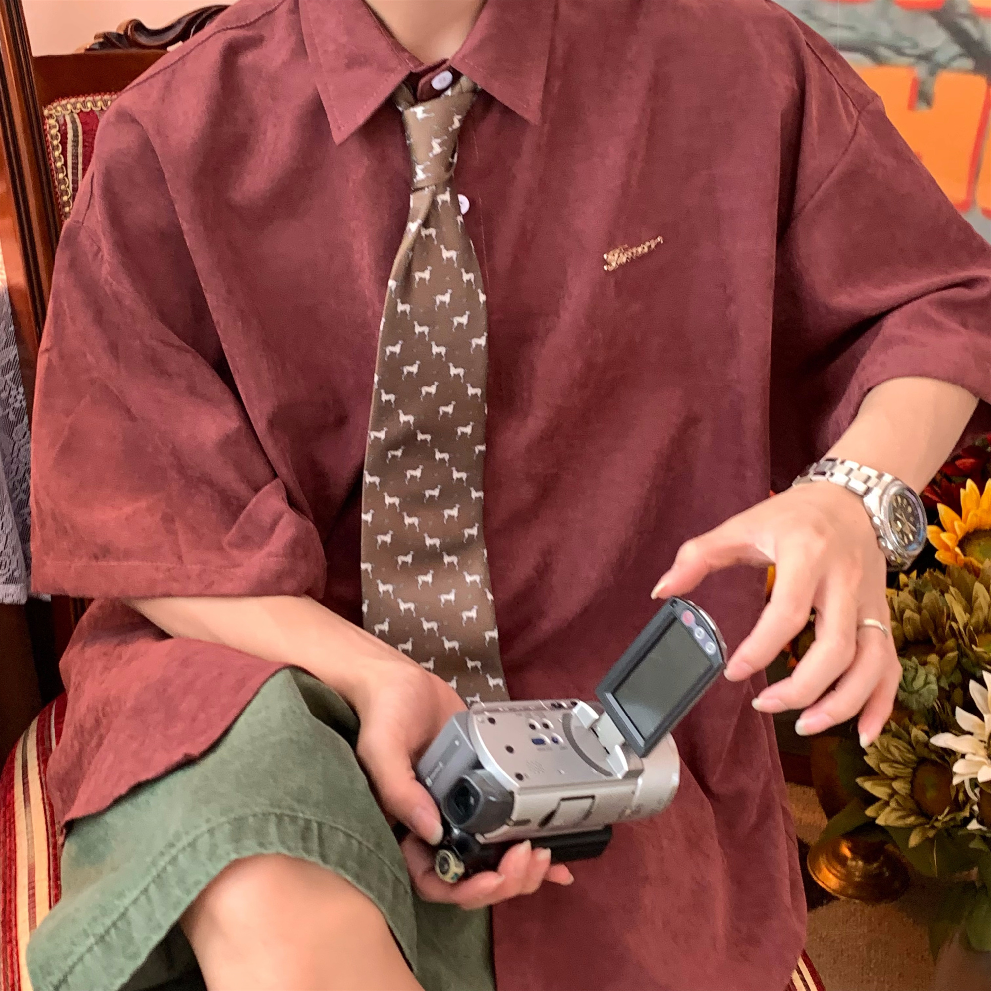 Retro Short Sleeve Shirt for Couples - Handmade Hong Kong Style, Solid Color, Loose Fit, Summer Casual Fashion Retro Short Sleeve Shirt for Couples - Handmade Hong Kong Style, Solid Color, Loose Fit, Summer Casual Fashion