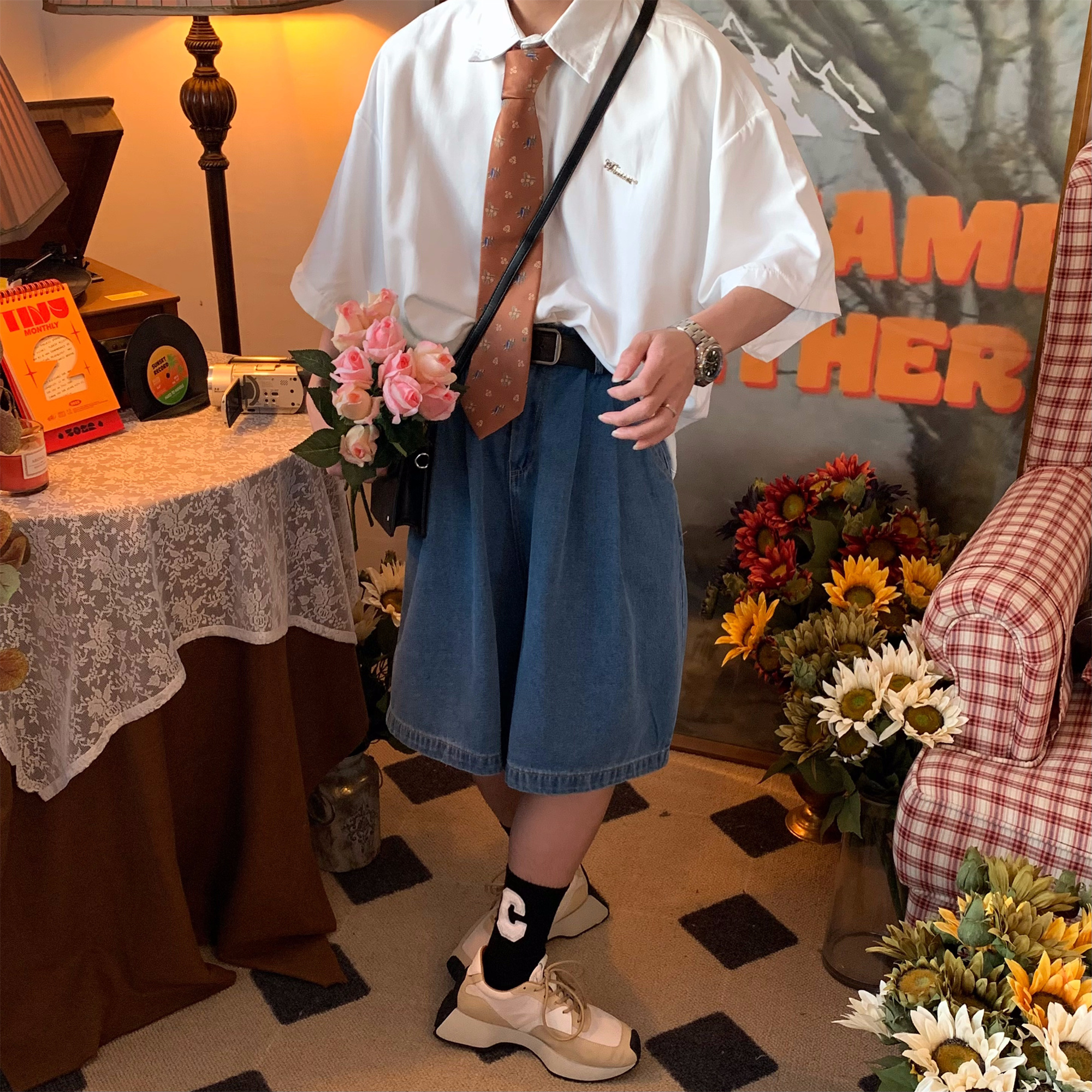 Retro Short Sleeve Shirt for Couples - Handmade Hong Kong Style, Solid Color, Loose Fit, Summer Casual Fashion Retro Short Sleeve Shirt for Couples - Handmade Hong Kong Style, Solid Color, Loose Fit, Summer Casual Fashion