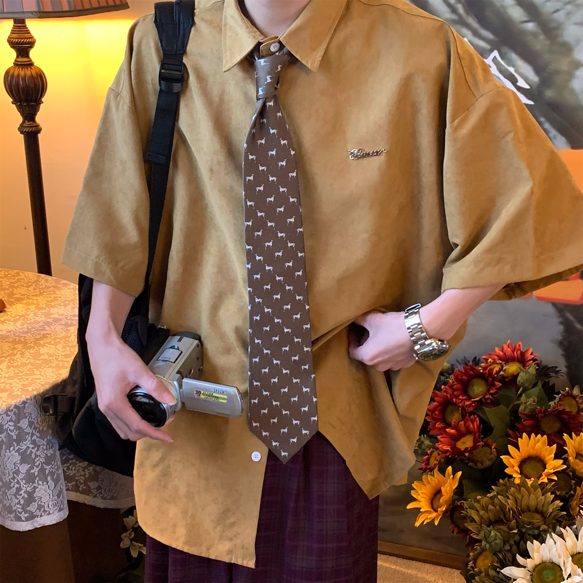 Retro Short Sleeve Shirt for Couples - Handmade Hong Kong Style, Solid Color, Loose Fit, Summer Casual Fashion Retro Short Sleeve Shirt for Couples - Handmade Hong Kong Style, Solid Color, Loose Fit, Summer Casual Fashion