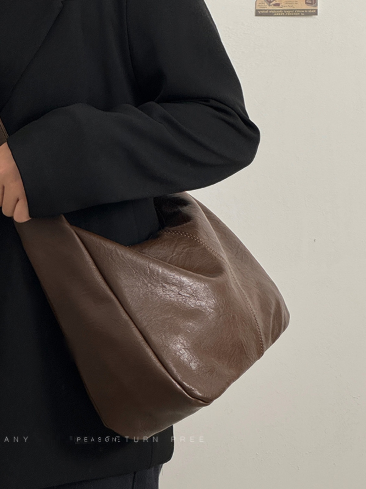 Retro Soft Leather Crossbody Bag for Women - 2025 New Model, Large Capacity Versatile Shoulder Tote Bag Retro Soft Leather Crossbody Bag for Women - 2025 New Model, Large Capacity Versatile Shoulder Tote Bag