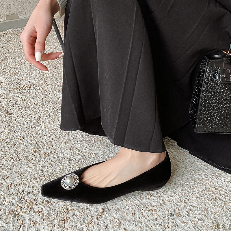 Retro Square Toe Genuine Leather Commuting Shoes for Women - Versatile Slimming Height-Increasing Design - Deer and Nara OL Style Retro Square Toe Genuine Leather Commuting Shoes for Women - Versatile Slimming Height-Increasing Design - Deer and Nara OL Style