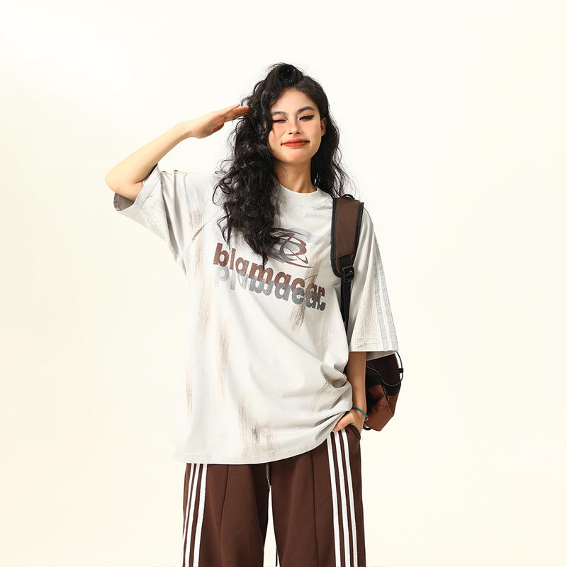 Retro Street Graffiti Letter Short-Sleeve T-Shirt for Men and Women, Loose Fit High Street Trendy Top, 90s Inspired Fashion Retro Street Graffiti Letter Short-Sleeve T-Shirt for Men and Women, Loose Fit High Street Trendy Top, 90s Inspired Fashion