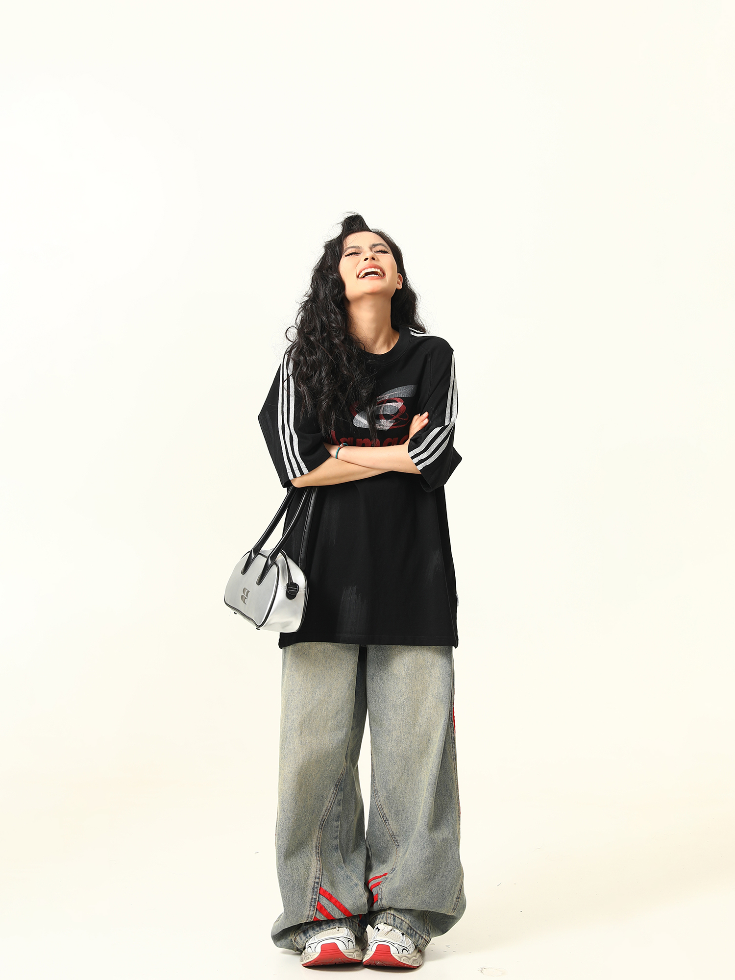 Retro Street Graffiti Letter Short-Sleeve T-Shirt for Men and Women, Loose Fit High Street Trendy Top, 90s Inspired Fashion Retro Street Graffiti Letter Short-Sleeve T-Shirt for Men and Women, Loose Fit High Street Trendy Top, 90s Inspired Fashion