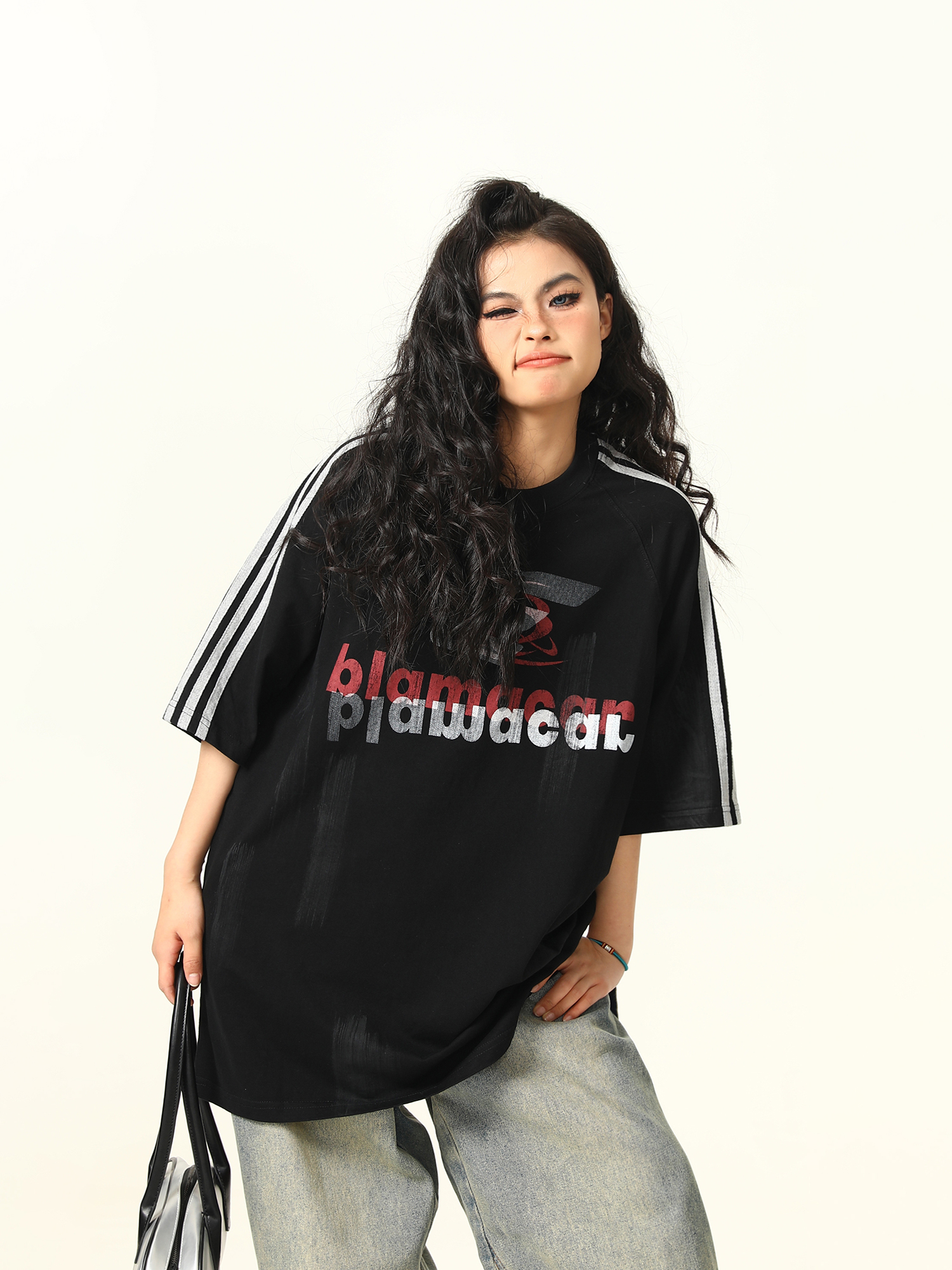 Retro Street Graffiti Letter Short-Sleeve T-Shirt for Men and Women, Loose Fit High Street Trendy Top, 90s Inspired Fashion Retro Street Graffiti Letter Short-Sleeve T-Shirt for Men and Women, Loose Fit High Street Trendy Top, 90s Inspired Fashion