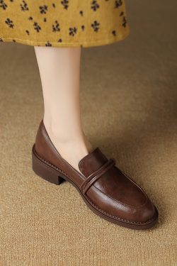 Retro-Style Chunky Heel Loafers for Women - Round Toe, Slip-On, Genuine Leather Flats, Italian Inspired Fashion