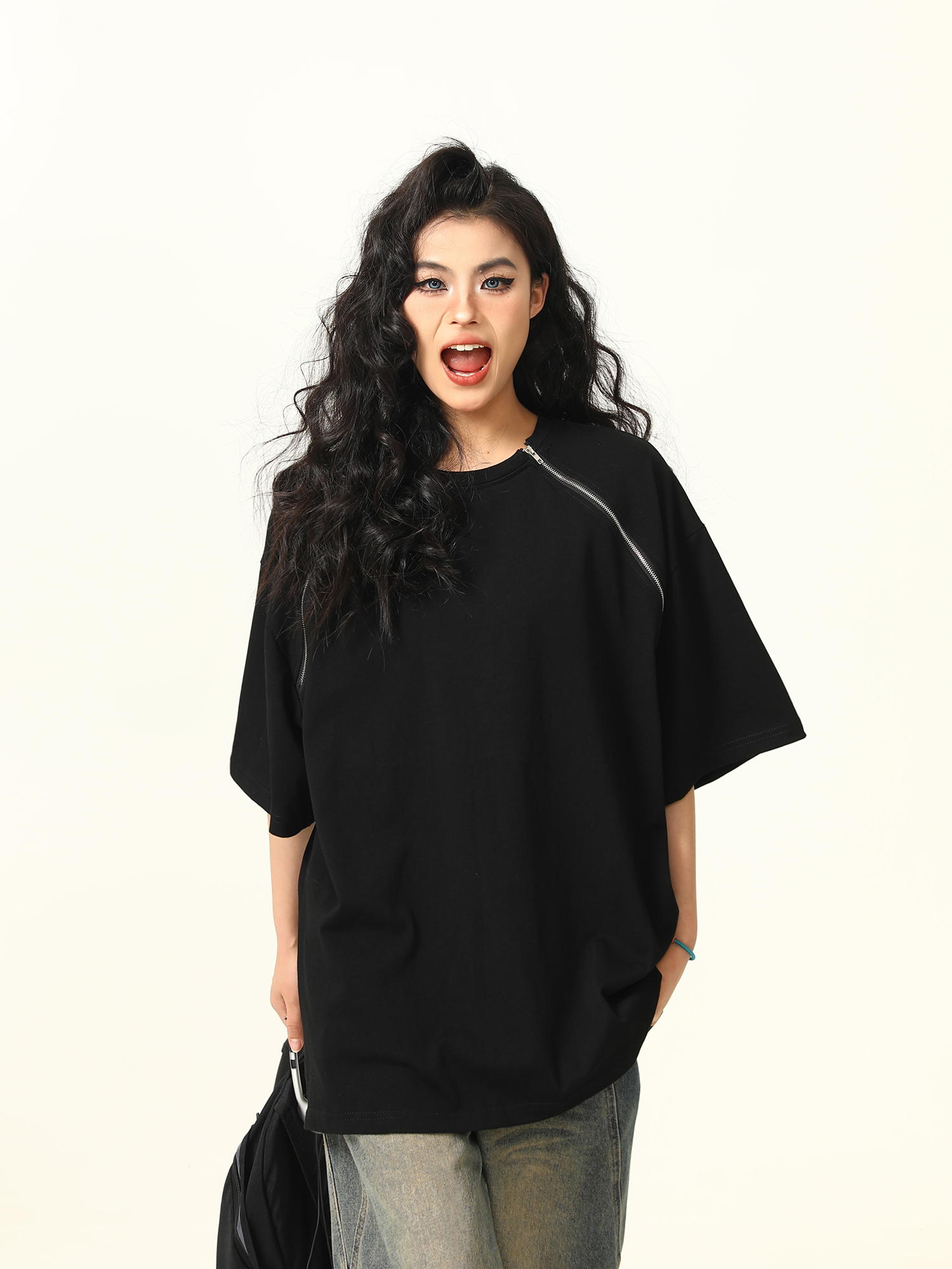 Retro Suede Double Zipper Short Sleeve T-Shirt for Men and Women - High Street Loose Fit Couple Tee, Y2K Style Retro Suede Double Zipper Short Sleeve T-Shirt for Men and Women - High Street Loose Fit Couple Tee, Y2K Style