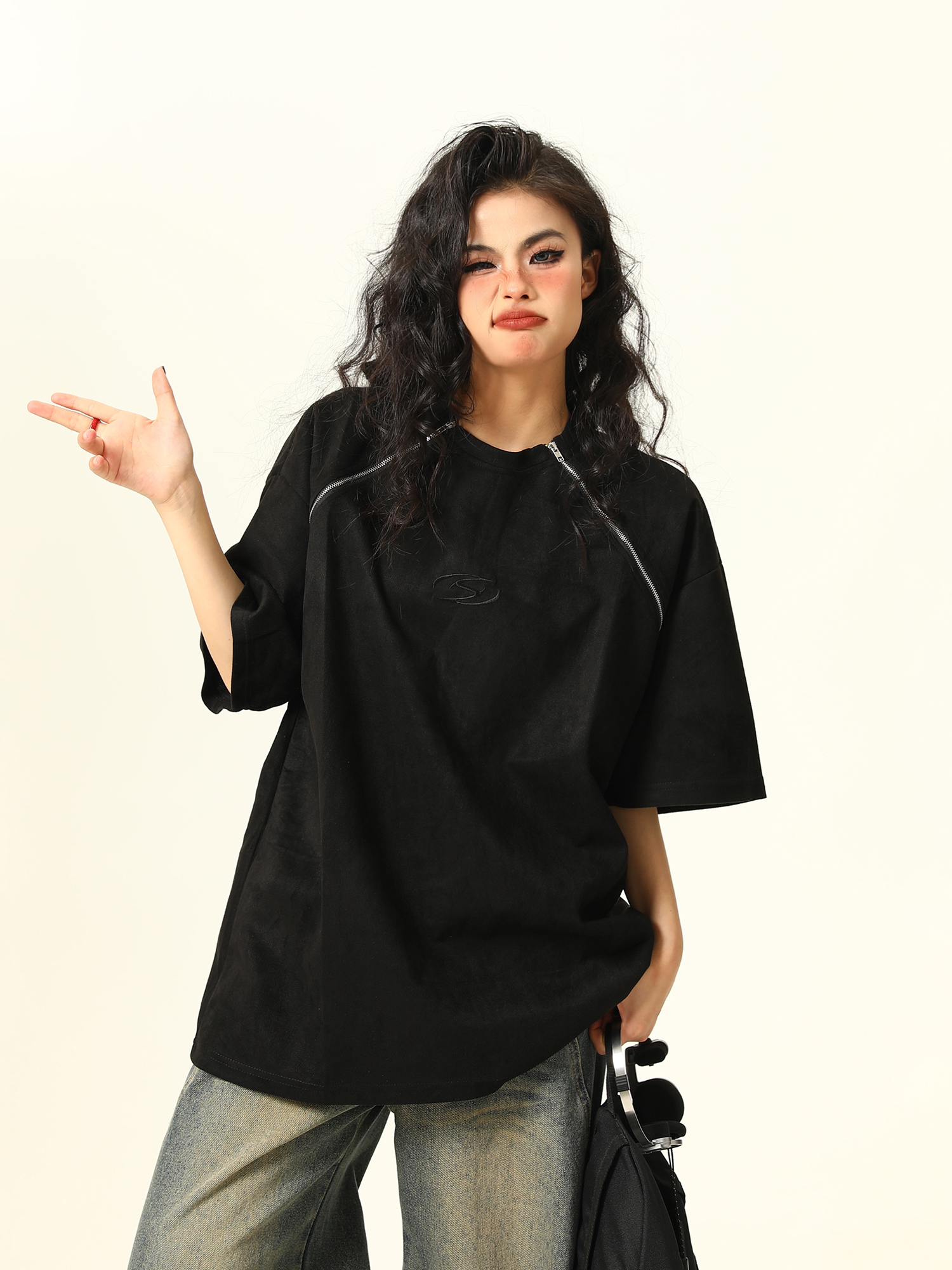 Retro Suede Double Zipper Short Sleeve T-Shirt for Men and Women - High Street Loose Fit Couple Tee, Y2K Style Retro Suede Double Zipper Short Sleeve T-Shirt for Men and Women - High Street Loose Fit Couple Tee, Y2K Style