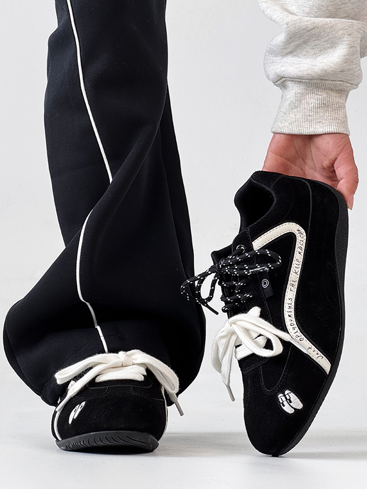 Retro Thin-Soled Casual Sneakers for Men and Women - Versatile Flat-Bottom Sports Shoes for 90s Inspired Style Retro Thin-Soled Casual Sneakers for Men and Women - Versatile Flat-Bottom Sports Shoes for 90s Inspired Style