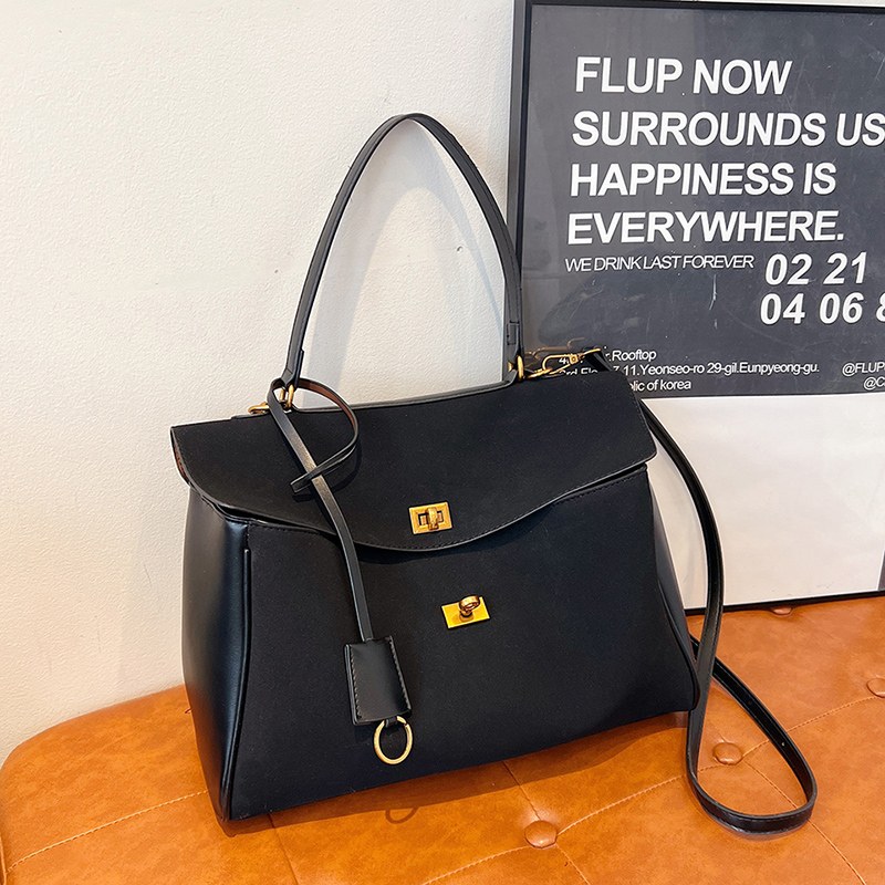 Retro Tote Bag for Women, Large Capacity Commuter Shoulder Bag, Sweet and Cool Travel Handbag, Stylish Everyday Tote Retro Tote Bag for Women, Large Capacity Commuter Shoulder Bag, Sweet and Cool Travel Handbag, Stylish Everyday Tote