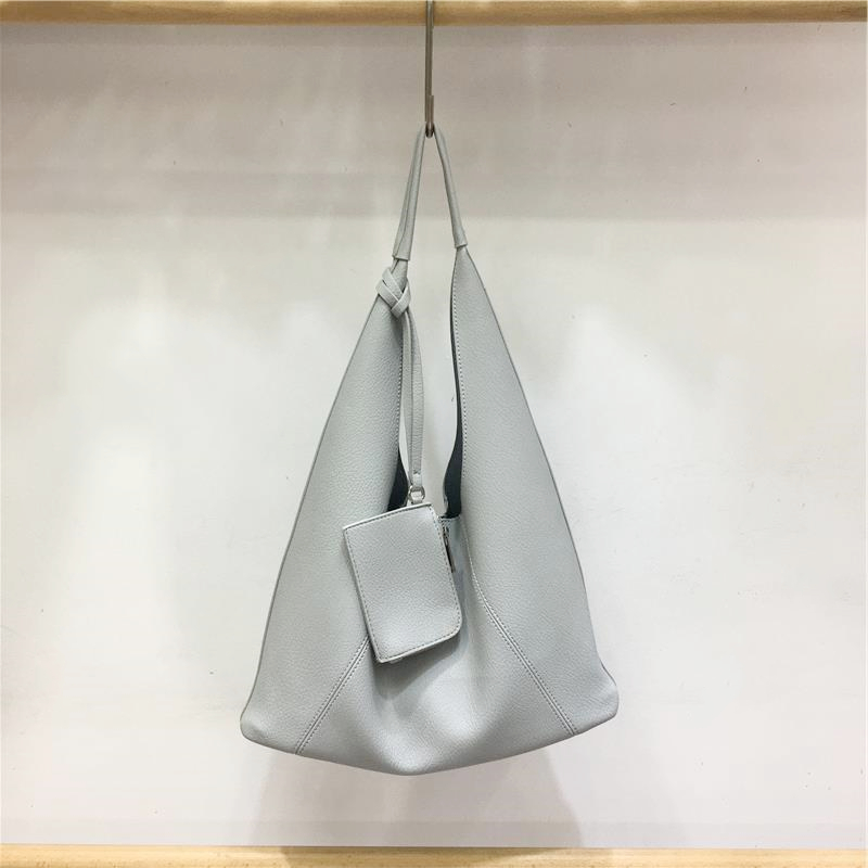 Retro Triangle Tote Bag for Women - Large Capacity Soft Leather Shoulder Bag in Minimalist Style, Perfect for Casual Outfits Retro Triangle Tote Bag for Women - Large Capacity Soft Leather Shoulder Bag in Minimalist Style, Perfect for Casual Outfits