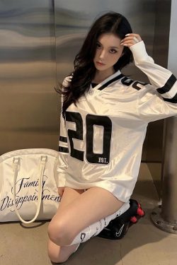 Retro V-Neck Long Sleeve T-Shirt for Women, Spring Rugby Jersey, Loose Fit Sports Top, 90s Inspired Fashion