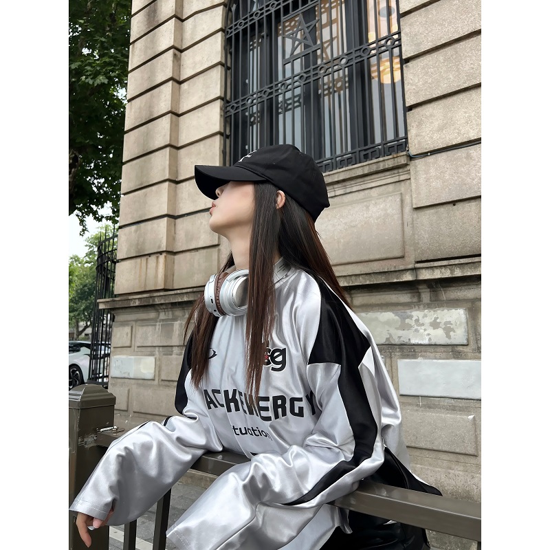 Reversible Vintage Satin Silver Sports Jersey Long Sleeve T-Shirt for Couples - Unisex Trendy 90s Style Reversible Vintage Satin Silver Sports Jersey Long Sleeve T-Shirt for Couples - Unisex Trendy 90s Style