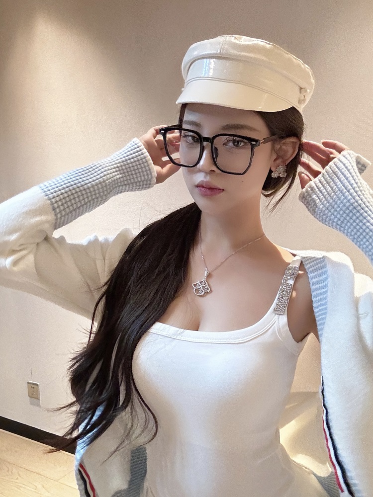 Rhinestone Camisole Top with Built-In Padding - Slim Fit, New Arrival, Perfect for 90s and Y2K Style Rhinestone Camisole Top with Built-In Padding - Slim Fit, New Arrival, Perfect for 90s and Y2K Style