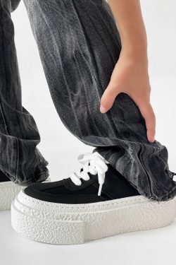 Round-Toe Thick-Soled Canvas Shoes for Teenagers - Height-Increasing White Platform Biscuit Shoes in Korean Style