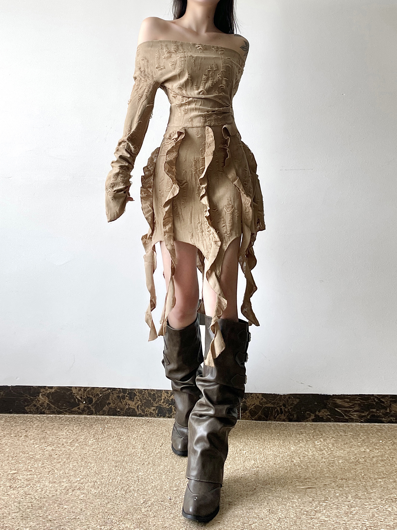 Ruffled Tassel Distressed Light Denim Off-Shoulder Mini Skirt for Women - Boho Chic Wasteland Wanderer Style Ruffled Tassel Distressed Light Denim Off-Shoulder Mini Skirt for Women - Boho Chic Wasteland Wanderer Style