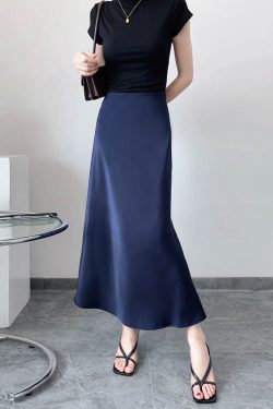 Satin Half Skirt with Diagonal Cut, Flared Design, High Waist, Silky Elastic Waist, Versatile Glossy Mid-Length Acetate Skirt