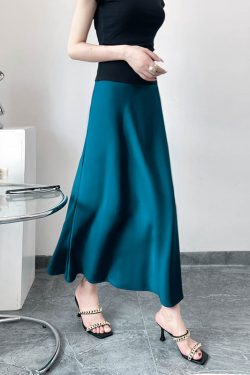 Satin Half Skirt with Diagonal Cut, Flared Design, High Waist, Silky Elastic Waist, Versatile Glossy Mid-Length Acetate Skirt