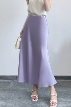 Satin Half Skirt with Diagonal Cut, Flared Design, High Waist, Silky Elastic Waist, Versatile Glossy Mid-Length Acetate Skirt