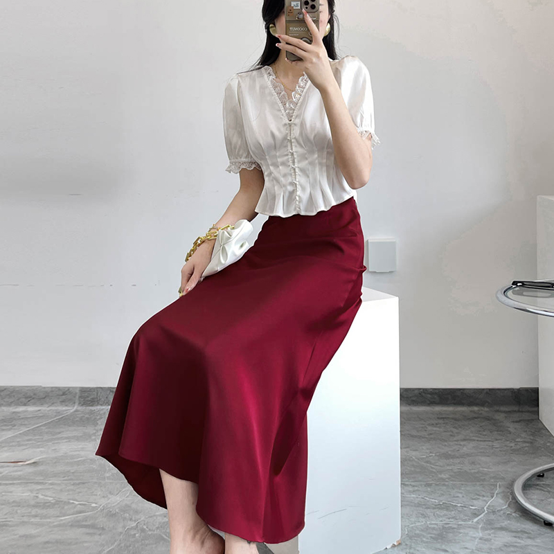 Satin Half Skirt with Diagonal Cut, Flared Design, High Waist, Silky Elastic Waist, Versatile Glossy Mid-Length Acetate Skirt Satin Half Skirt with Diagonal Cut, Flared Design, High Waist, Silky Elastic Waist, Versatile Glossy Mid-Length Acetate Skirt