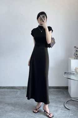 Satin Half Skirt with Diagonal Cut, Flared Design, High Waist, Silky Elastic Waist, Versatile Glossy Mid-Length Acetate Skirt