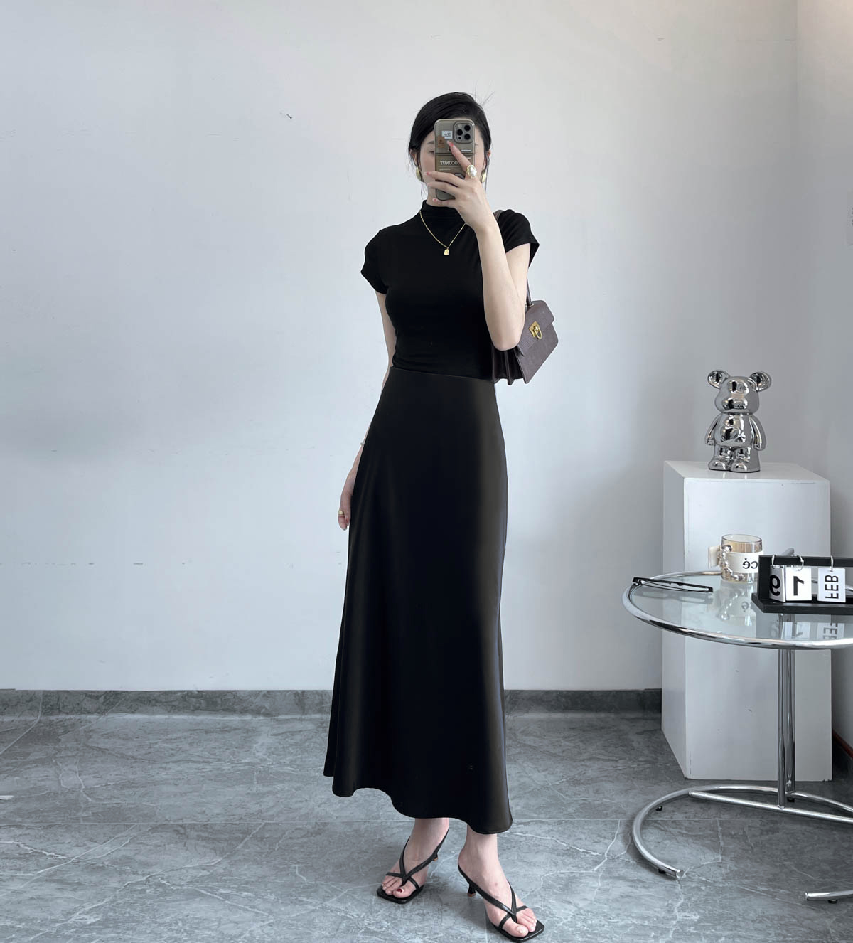 Satin Half Skirt with Diagonal Cut, Flared Design, High Waist, Silky Elastic Waist, Versatile Glossy Mid-Length Acetate Skirt Satin Half Skirt with Diagonal Cut, Flared Design, High Waist, Silky Elastic Waist, Versatile Glossy Mid-Length Acetate Skirt