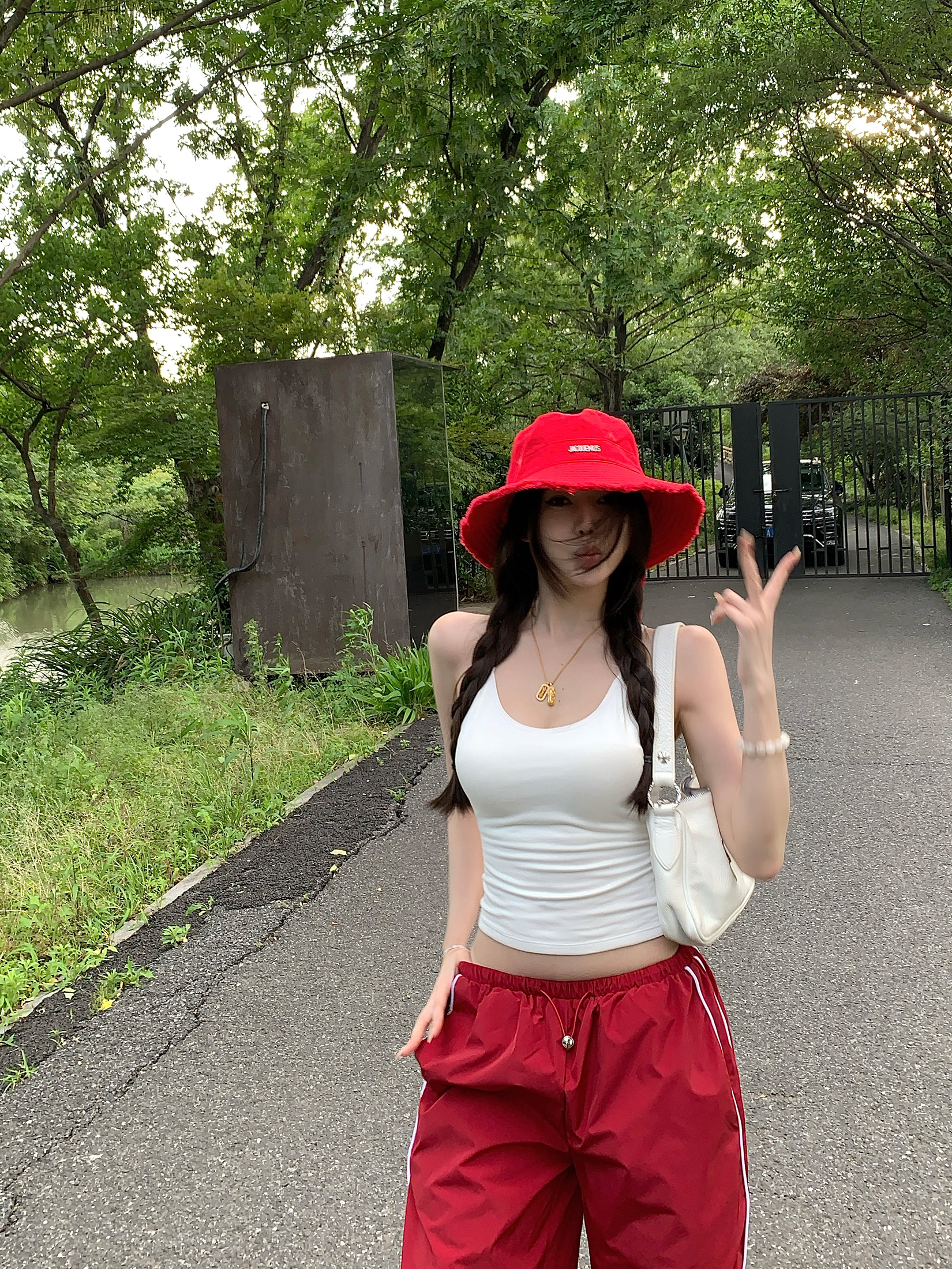 Seductive Camisole for Women with Chest Pads - Versatile Basic Top for Hot Girl Style, Perfect for Y2K and Everyday Wear Seductive Camisole for Women with Chest Pads - Versatile Basic Top for Hot Girl Style, Perfect for Y2K and Everyday Wear