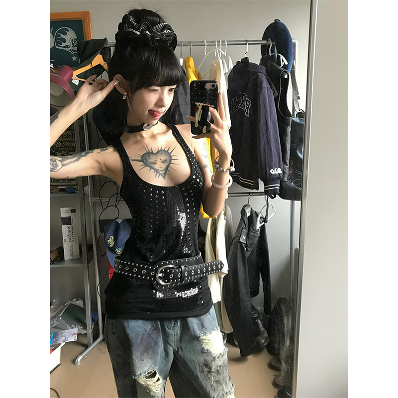 Sexy Black Sequin Spaghetti Strap Tank Top for Women - American Style Slim Fit Sleeveless Summer Fashion Sexy Black Sequin Spaghetti Strap Tank Top for Women - American Style Slim Fit Sleeveless Summer Fashion