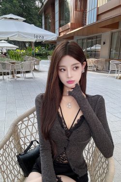 Sexy Halter Lace Layered Top for Women - Pure Desire Camisole with Chest Pads, Versatile Outerwear Innerwear, Y2K Style