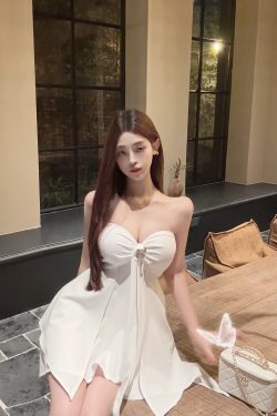 Sexy Halter Neck Dress - Strapless Two-Way Wear, Slim Fit with Built-in Bra Pads, Perfect for 90s and Y2K Inspired Styles