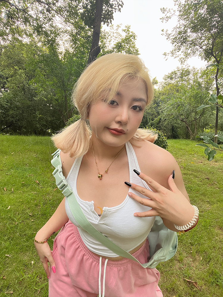 Sexy Halter Sleeveless Slim Fit Camisole Top - Spring/Summer Hot Girl Style, Trendy and Fashionable for Y2K and 90s Vibes Sexy Halter Sleeveless Slim Fit Camisole Top - Spring/Summer Hot Girl Style, Trendy and Fashionable for Y2K and 90s Vibes