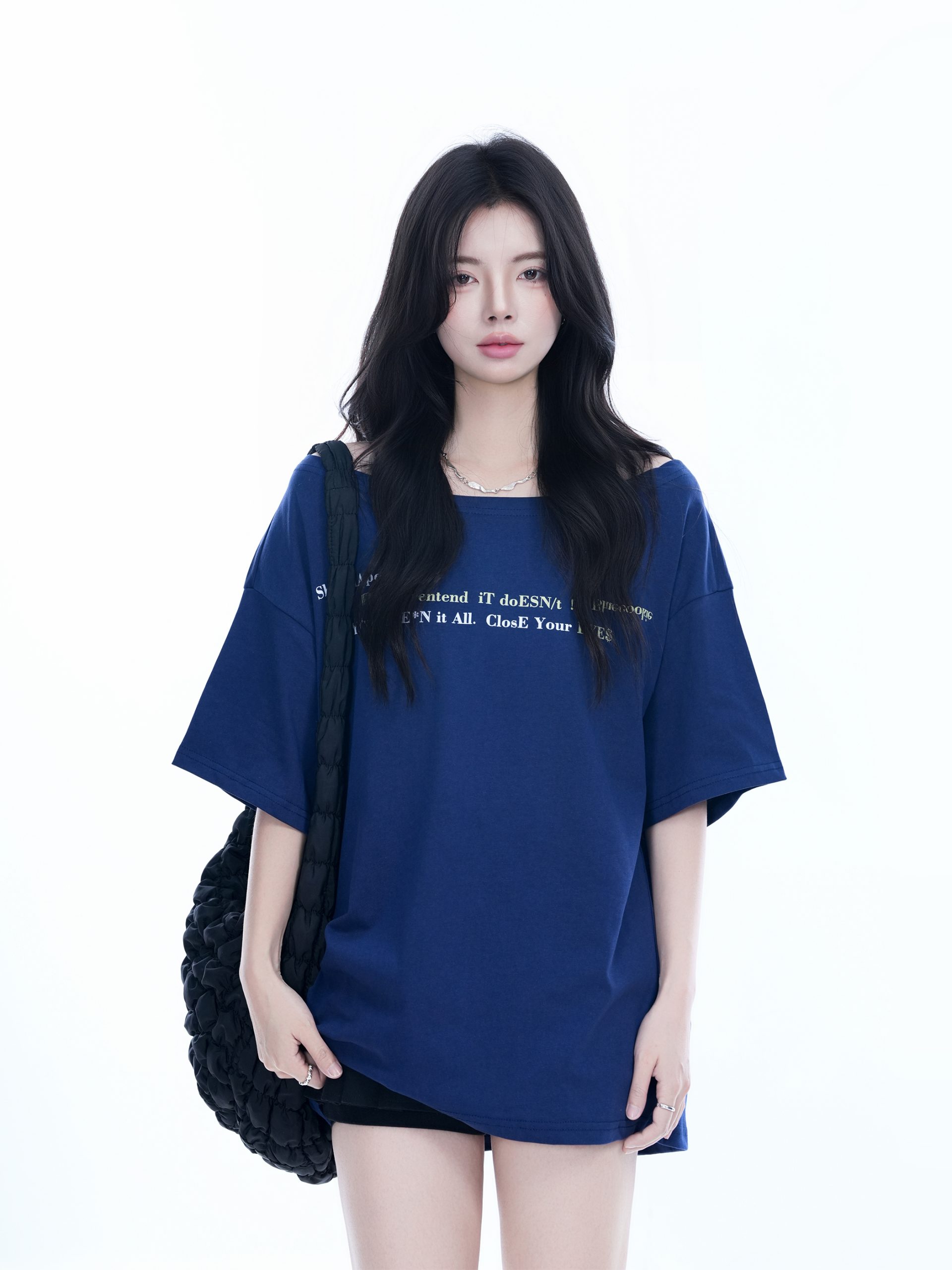 Sexy Halter Top and White Off-Shoulder Short Sleeve T-Shirt Two-Piece Set for Women - Trendy Loose Half-Sleeve Style Sexy Halter Top and White Off-Shoulder Short Sleeve T-Shirt Two-Piece Set for Women - Trendy Loose Half-Sleeve Style