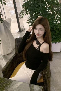 Sexy Lace Layered Top with Built-In Chest Pad - Women's Outerwear for Y2K and Korean Style Fashion